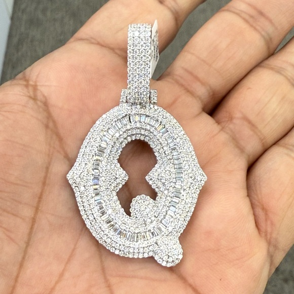 925 Sterling Silver moissanite diamond later Q pendant